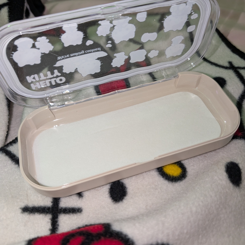 Hello Kitty Bento Box - Picture 2 of 3